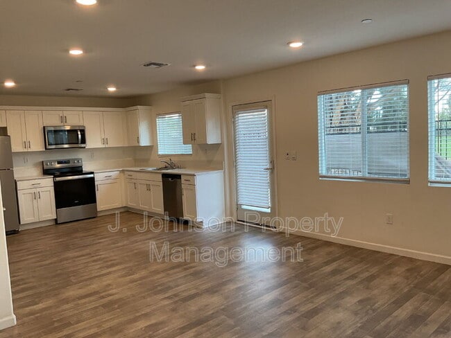 Photo - 470 Miwok Ln