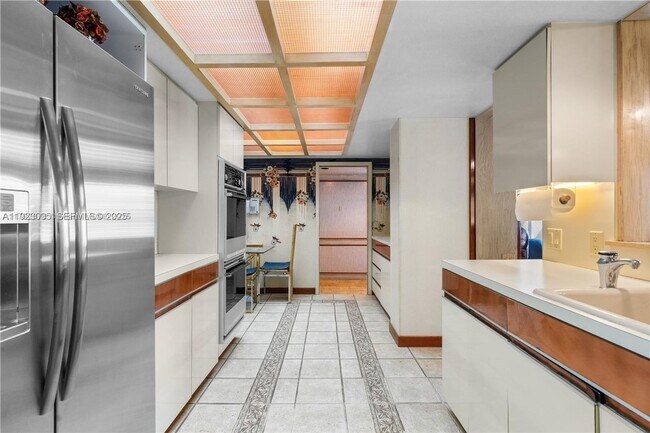 Photo - 11111 Biscayne Blvd