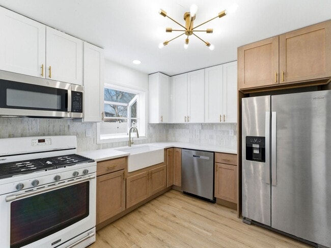 Building Photo - Charming Renovated 4-Bedroom Rental with Spacious Backyard & Bonus Basement Space in Somerdale