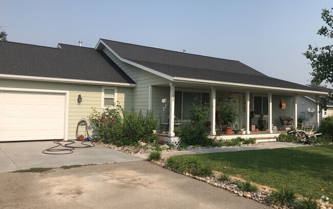 Building Photo - Wonderful 3 Bdrm, 2 Bth Home in Corvallis