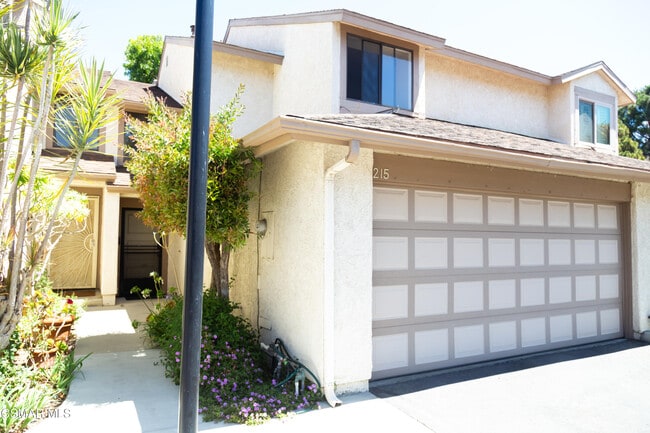 Photo - 215 Blackfoot Ln