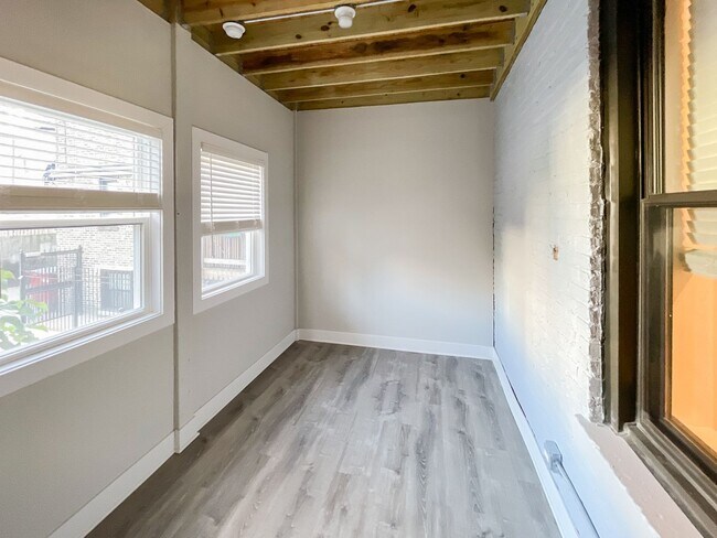 5553 N Magnolia Ave Unit 1E