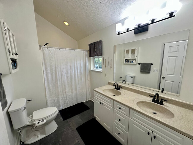 Photo - 301 Spring Hollow Rd