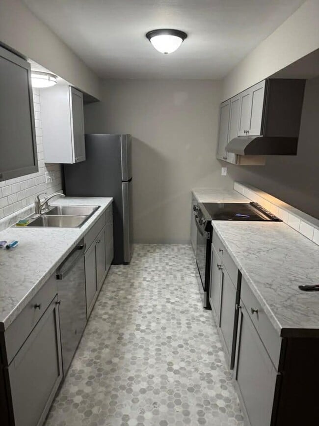 Photo - 1705-1709 Kimball Unit 1707
