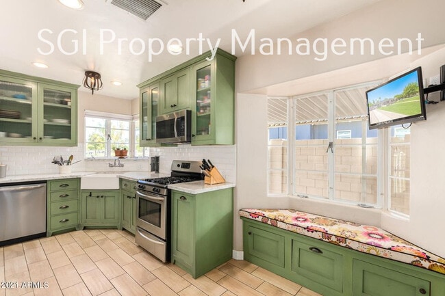 Photo - 1315 W Holly St