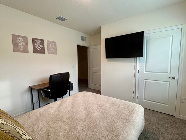 Photo - 373 Hickory Crse Trl