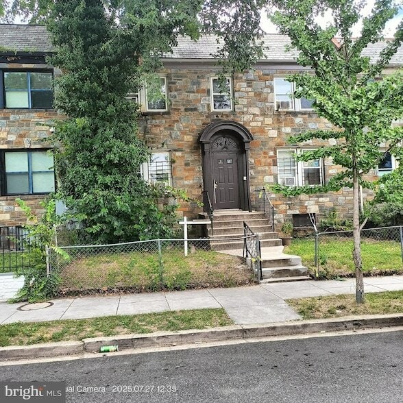 Building Photo - 1617 Holbrook St NE Unit 3 Rental