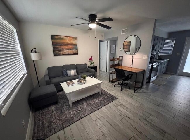 Photo - 136 Akron St