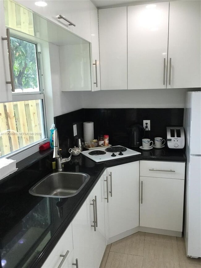 Building Photo - 223 SW 10th St