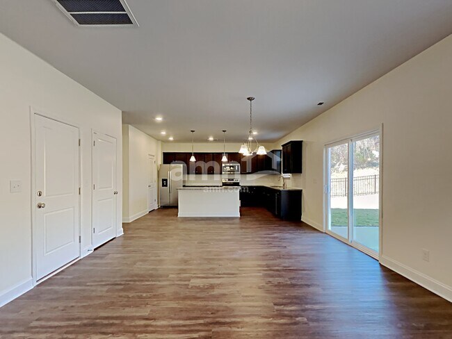 Photo - 1136 Bentley Pl