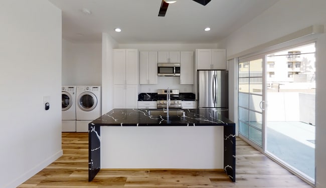 Photo - 5071-5073 55th St Unit 5073 55th St