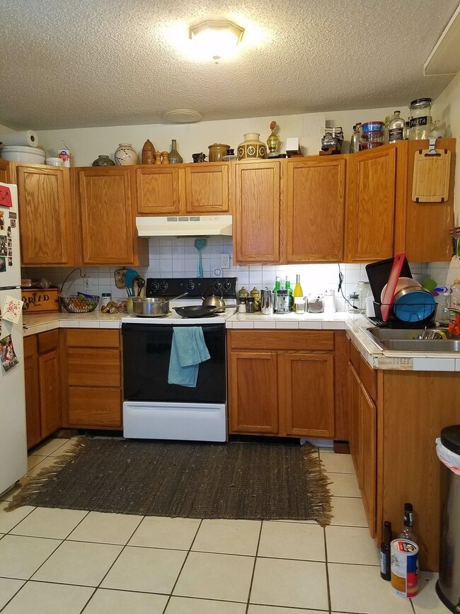 Photo - Three Bedroom Corner Lot Walking Distance to Park Circle