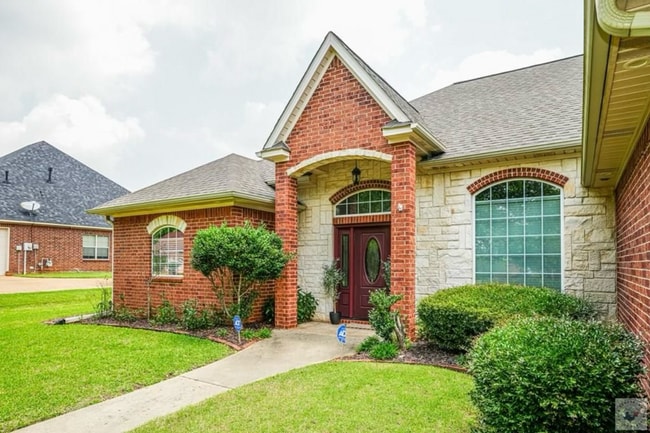 Photo - Beautiful, Spacious 4 bedroom Home for Rent!