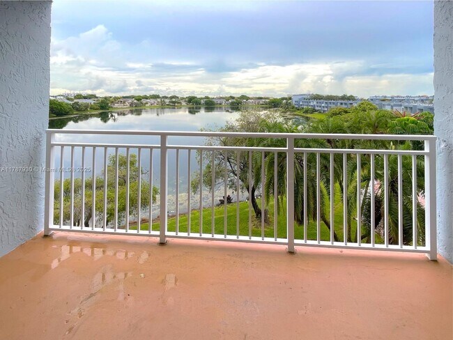 Building Photo - 9375 Fontainebleau Blvd Unit L426 Rental