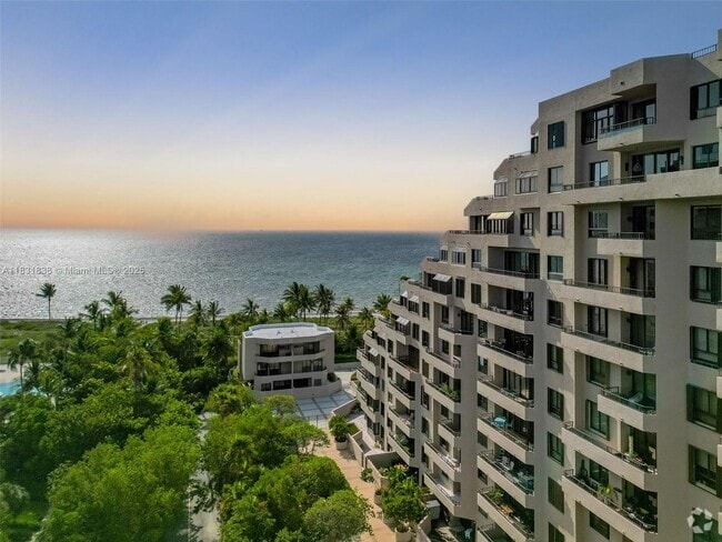 Building Photo - 251 Crandon Blvd Unit 505 Rental