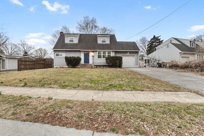 Photo - Single family Walking distance to UofD; Av...