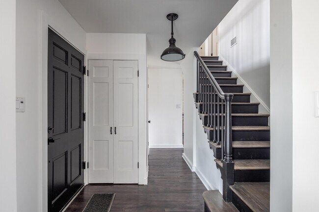 Photo - 21199 Fairmount Blvd