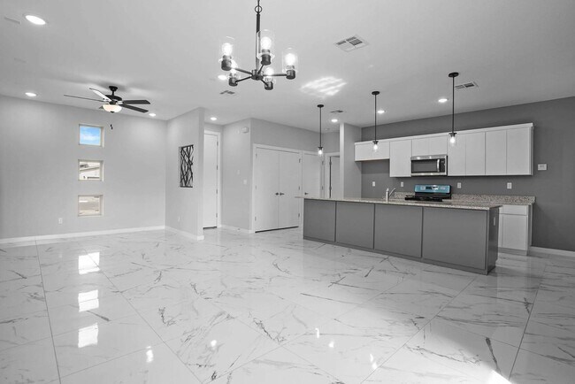 Photo - 11498 Summer Dr Unidad B