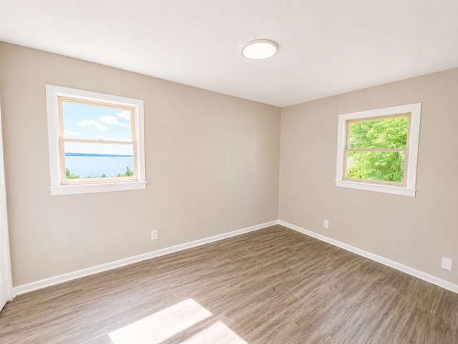 Photo - 4 bedroom house - West Point!