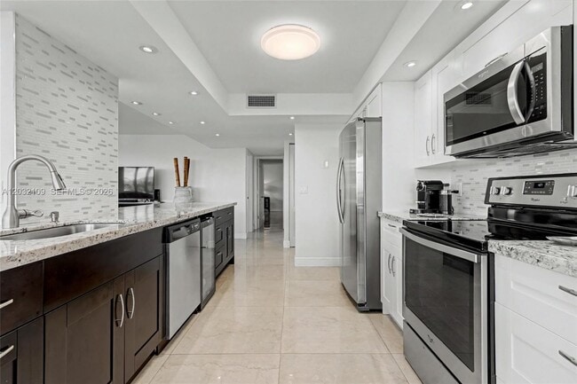 Building Photo - 2017 S Ocean Dr Unit 209