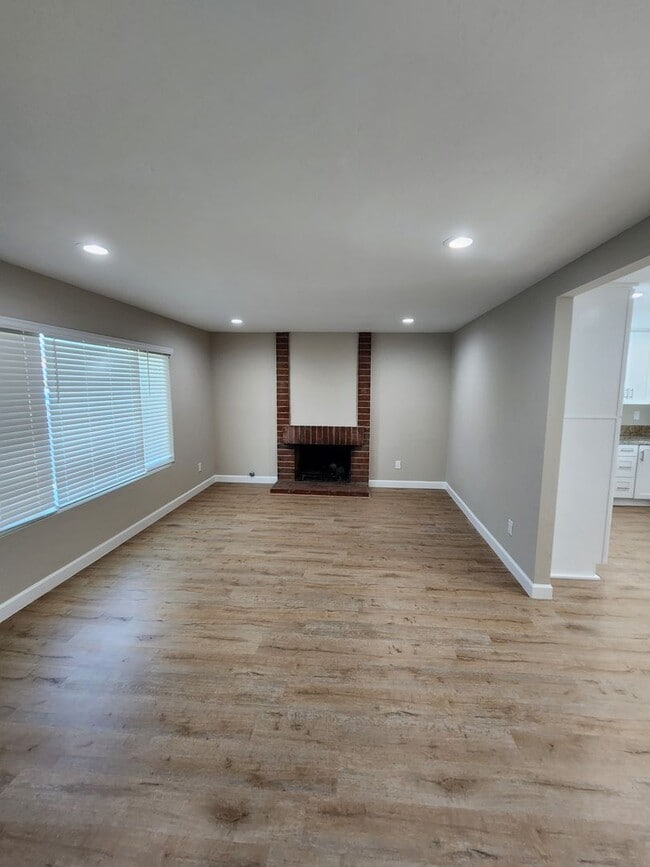Photo - Single Story 2 Bedroom House - Completely Remodeled