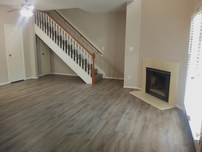 Building Photo - 7575 Cambridge St Unit 1003