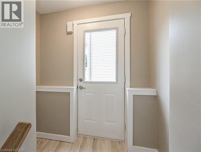 Photo - 707 Frederick St Unité B