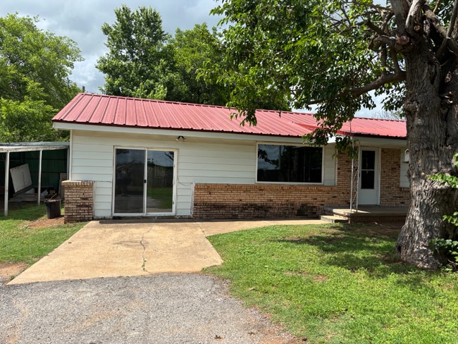 Photo - 8835 US-277 House