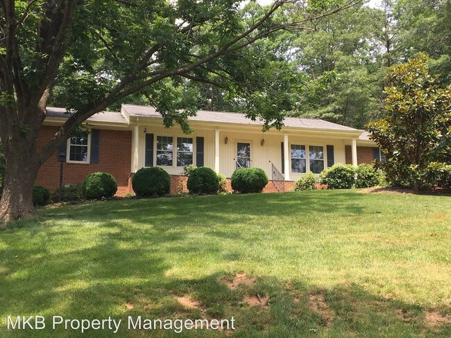 Apartments For Rent In 24018 Roanoke Va Forrent Photo 5527 Grandin Rd Ext