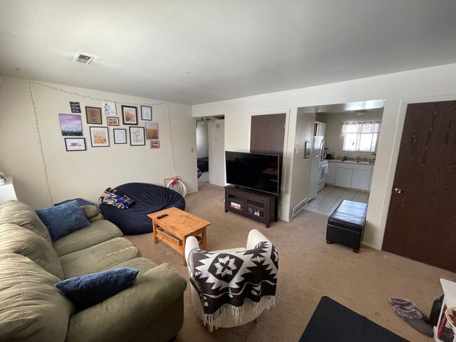 Building Photo - Upper Level 2 Bedroom 1 Bath Unit 11