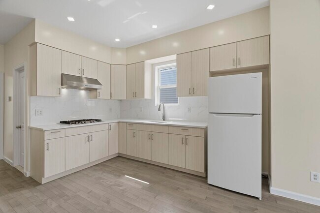 290 Grant Ave Unit 2