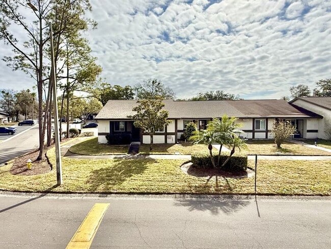 Photo - 2900 Grove Wood Blvd