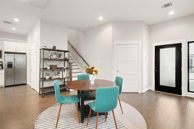 Photo - 5905 Petty St