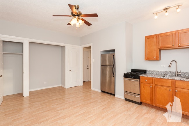 Photo - 4555 N Malden St