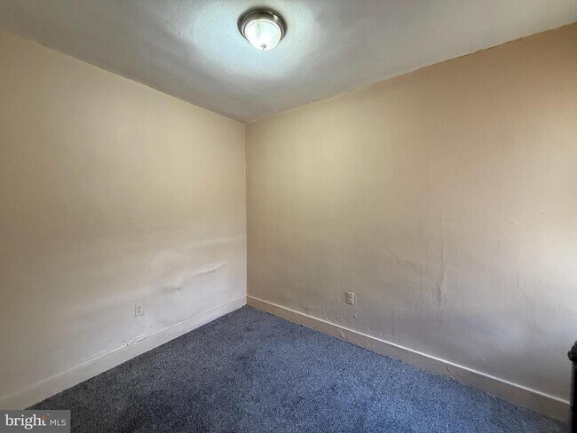 Photo - 2413 W Indiana Ave