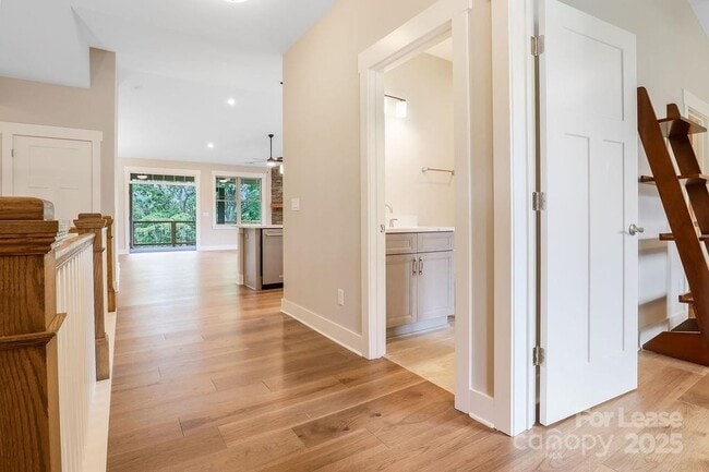 Photo - 21 Craftsman Overlook Rdg