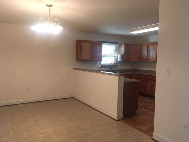 Photo - 107 E 16th St