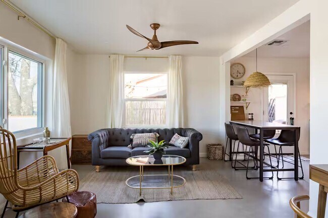 Photo - FARM VIEW BUNGALOW across from UofA Campus Farm! Available Today!