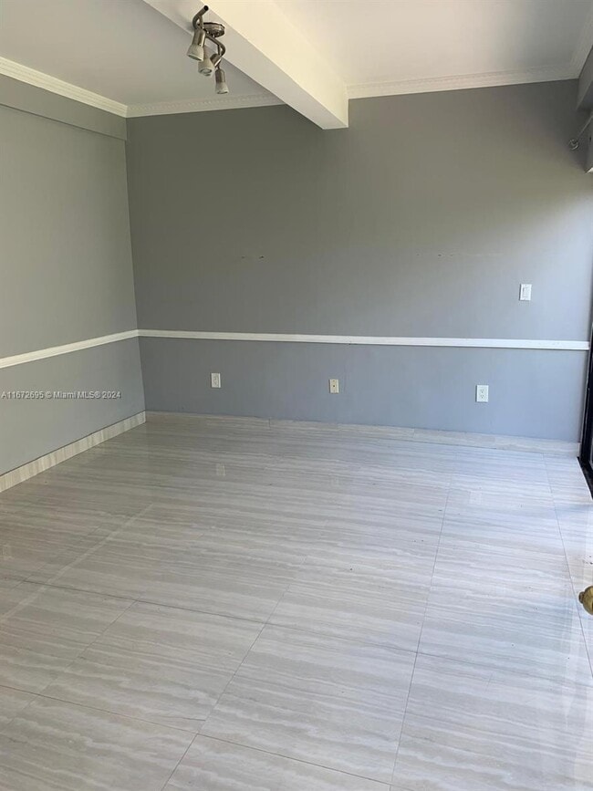 Photo - 19208 NE 25th Ave Unit #304C