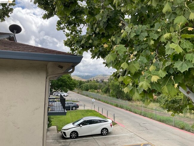 Building Photo - 2308 Lemontree Way Unit 4