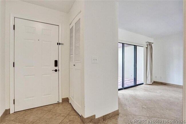 Photo - 4924 Sheridan St