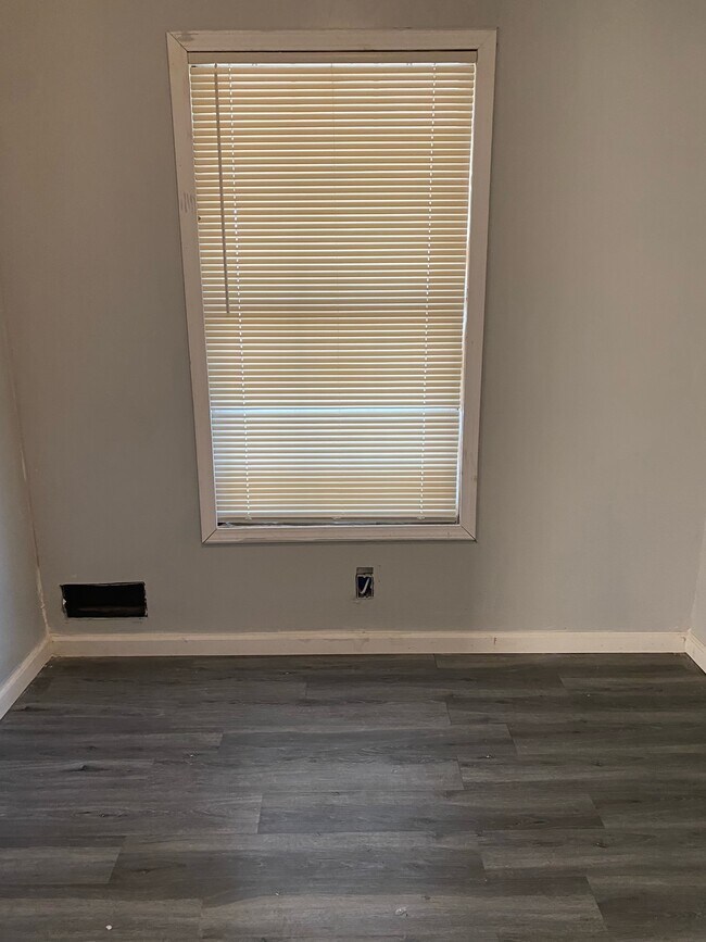 Photo - 2347 Rosedale Ave