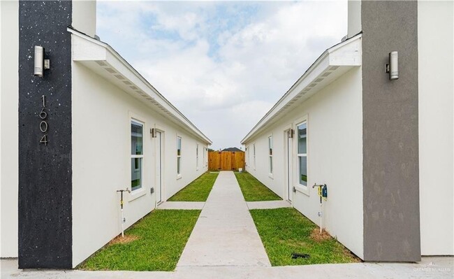 Photo - 7 Angelina Dr Unit 4