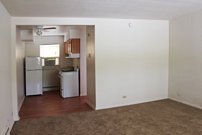 Photo - Oak Lawn Apartments