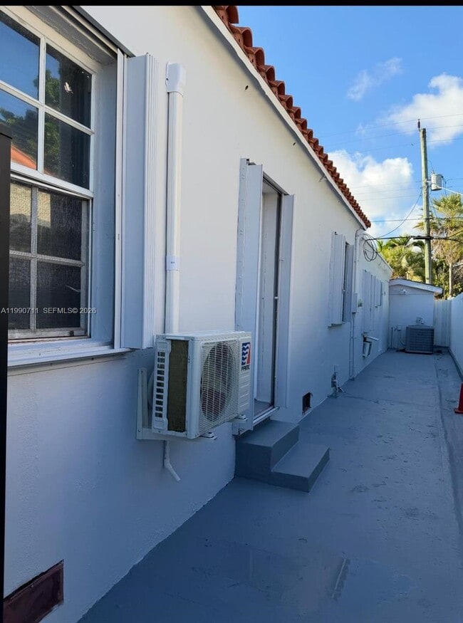 Photo - 1765 SW 21st St Unit 1