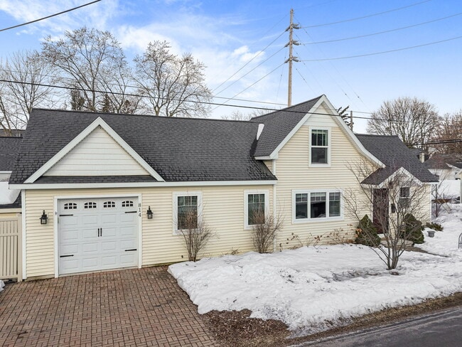 Building Photo - 814 Locust St