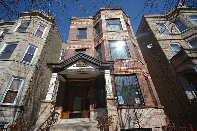 Building Photo - 3318 W Pierce Ave