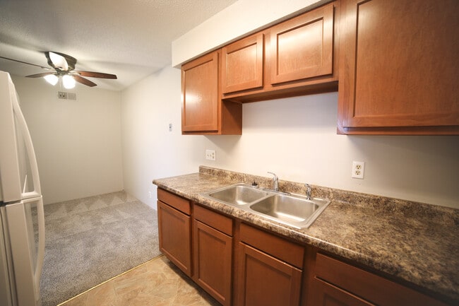 Kitchen - LongLeaf Apartments