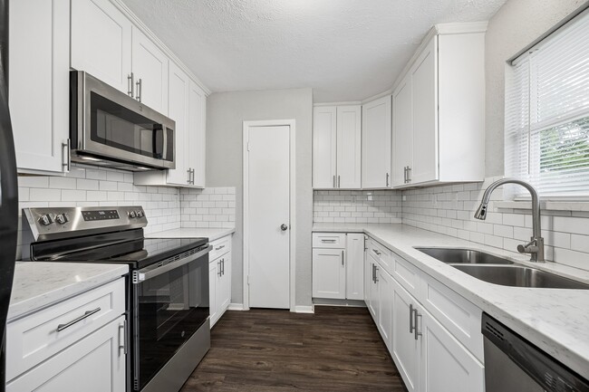 Photo - 6907 Grant Dr