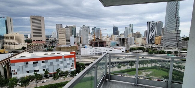 Photo - 90 SW 3rd St Unit 1805